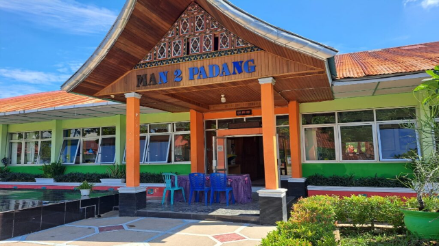 MAN 2 Padang: Madrasah Unggulan dengan Tradisi Prestasi